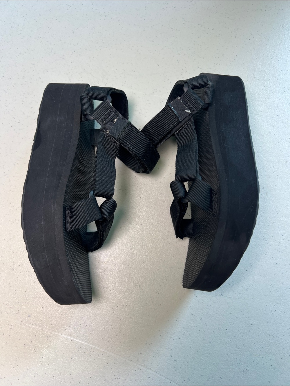 WOMEN'S TEVA MIDFORM UNIVERSAL BLACK STRAP SPORTS SANDALS SIZE Size 7